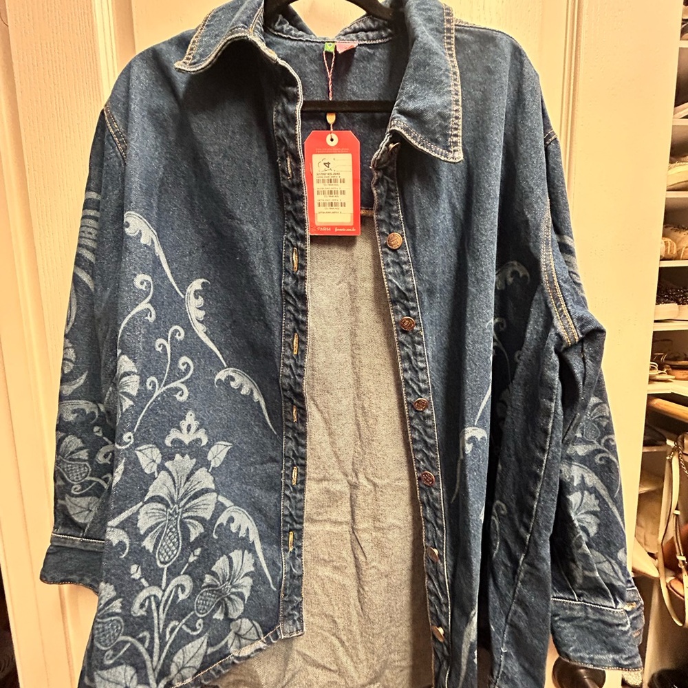 NWT FARM Rio Floral Lightweight Denim Jean Jacket/Shirt Size L - Picture 2 of 7